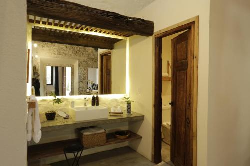 553635077 Orchid House San Miguel de Allende