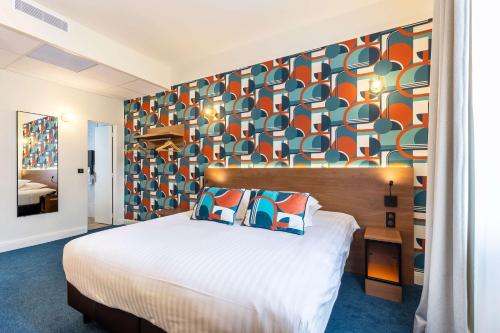 Deluxe King Room - Non-Smoking