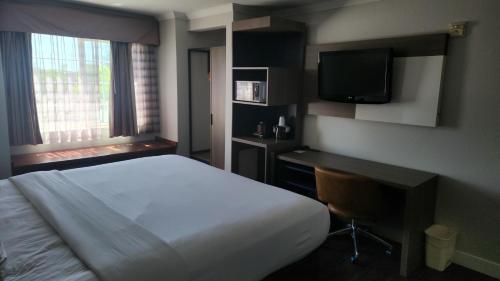 Quality Inn & Suites Santa Rosa - image 13