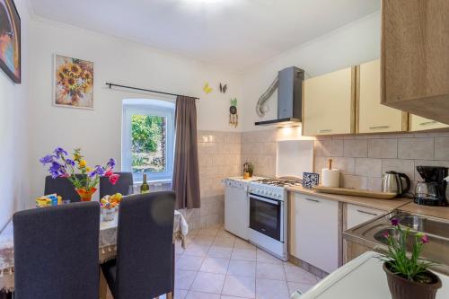 ห้องครัว, Family friendly house with a swimming pool Vinez, Labin - 22240 in วิเนซ