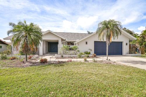 Fort Myers Home, Lanai and Private, Heated Pool