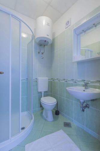 One-Bedroom Apartment with Balcony