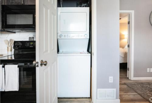 Beautiful One Bedroom Apartment With Free Parking. in Killeen, USA