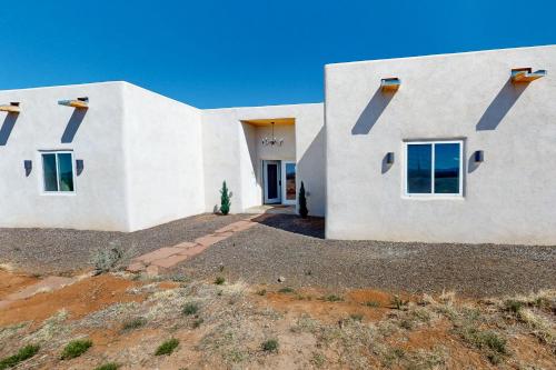 Artistic Oasis in Arroyo Hondo, USA