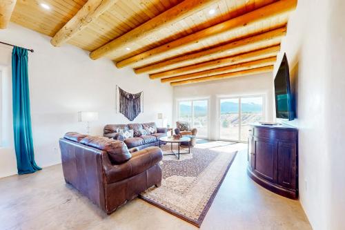 Artistic Oasis in Arroyo Hondo, USA