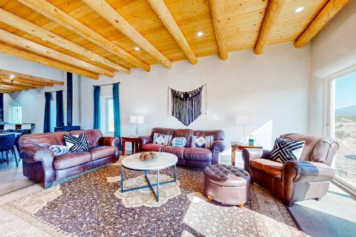 Artistic Oasis in Arroyo Hondo, USA