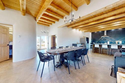 Artistic Oasis in Arroyo Hondo, USA