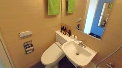 room detail thumbnail 2