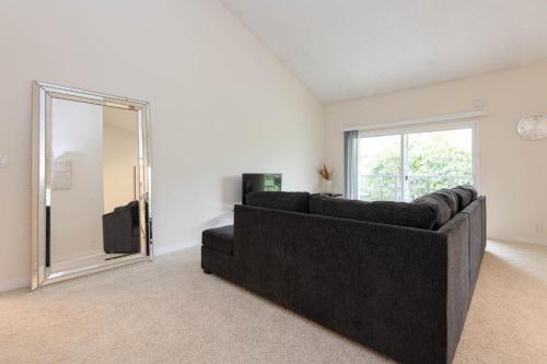 Spacious one bedroom apartment in Marina Del Rey in Los Angeles, USA