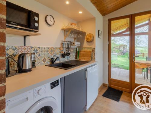 Gîte confortable 2 chambres avec jardin, animaux admis, Wifi, parking - FR-1-622-80 (Gite confortable 2 chambres avec jardin, animaux admis, Wifi, parking - FR-1-622-80) in Vihiers