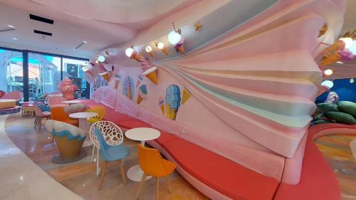 Restaurant, Flamingo Hai Tien - Can goc 2 Phong - View 2 mat bien in Hoang Truong Beach