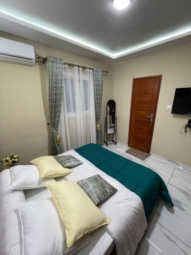Two-Bedroom Apartment image 5