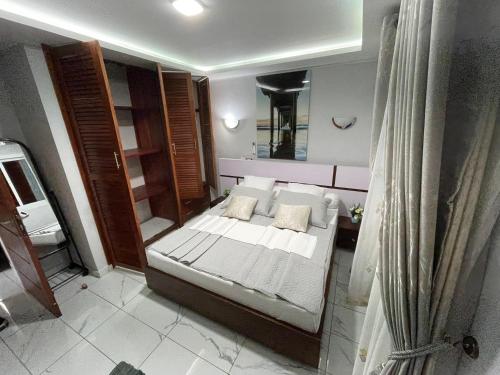 Two-Bedroom Apartment image 5