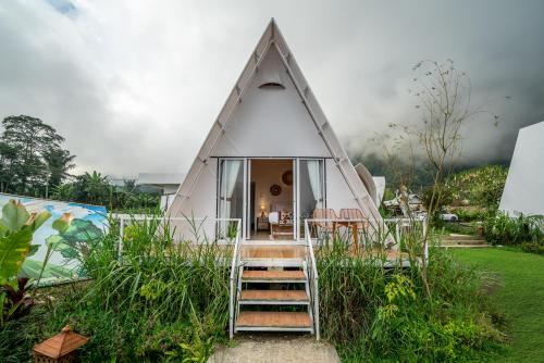 Exterior view, The Dewi Bedugul in Bedugul