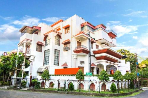 Goroomgo Ullash Residency Salt Lake City Kolkata - Luxurious Room Quality - Excellent Customer Service