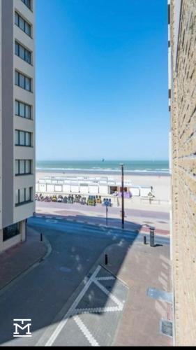 Suite Maritim - Zijdelings zeezicht op 10m van strand en zee, Knokke-Heist (foto 3)