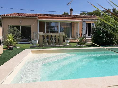 Eclats du Sud, villa les Cigales avec piscine, spa et sauna - Location saisonnière - Auriol