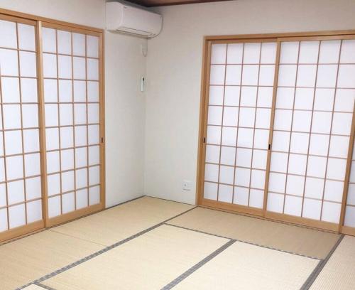 森の空気を感じる宿泊 露天風呂 Wi-Fi 最大20名様, Šima (fotografie 7)