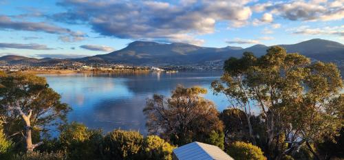 Waterfront Abode - 2 bedrooms