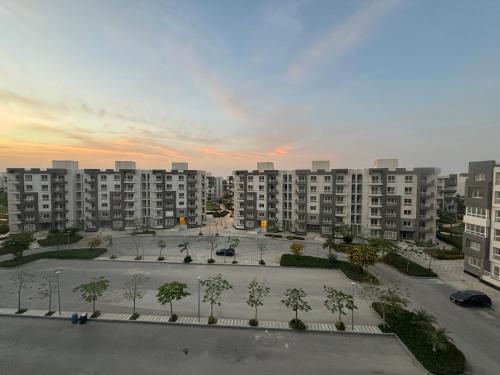 Luxury Inn: 2BR Prime location in Madinaty B12 - image 11