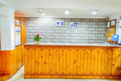 Goroomgo Kalra Regency - Best Hotel Near Mall Road with Parking Facilities - Luxury Room Mountain View