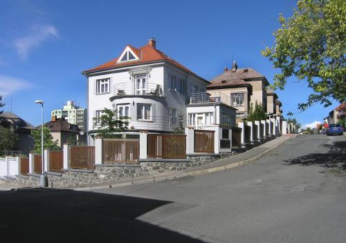 Retro Flat mit Garten, BBQ, Parken - Apartment - Prague