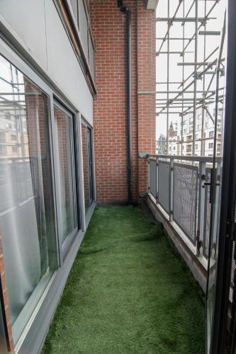 2 bed 2 bath city centre sleep 7 - Tap to explore photos