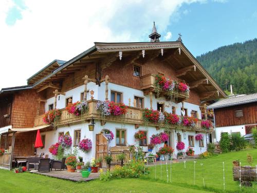 Cozy feel good holiday apartment in Leogang