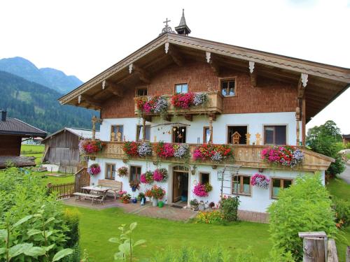 Cozy feel good holiday apartment in Leogang