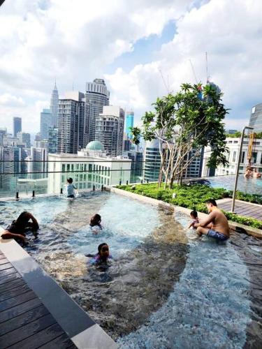 Bukit Bintang Pavillion Skypool 1Bedroom 4pax