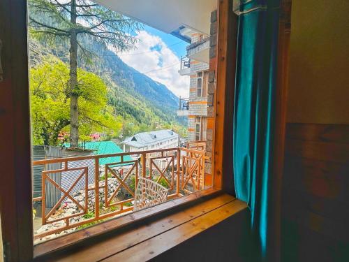 Kilátás, The Hidden cottage in Majach