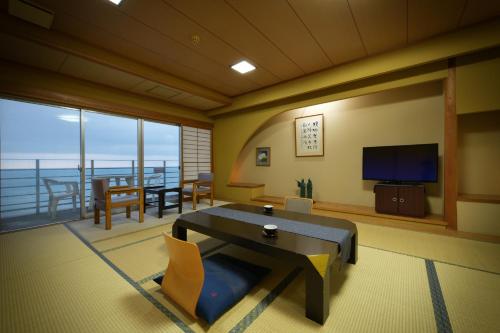 Japanese-Style Large Room-West BLD