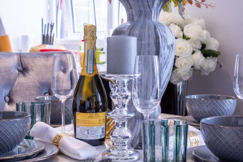 Luxurious 1-Bedroom Penthouse in Marble Arch 71, Londres (foto 7)