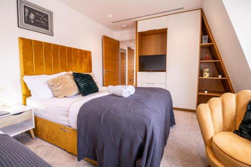 Luxurious 1-Bedroom Penthouse in Marble Arch 71 - image 12