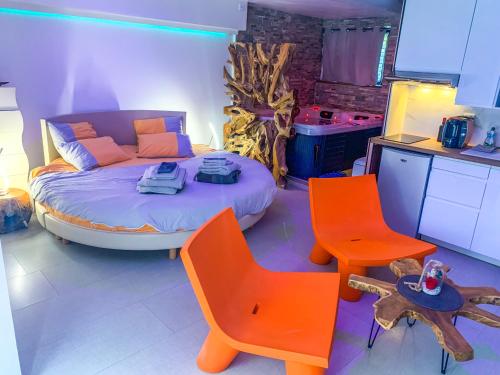 Domaine de la Besnerie Gites avec SPA Privatif à 10 min du Mont St Michel chambre d'hôte Curey