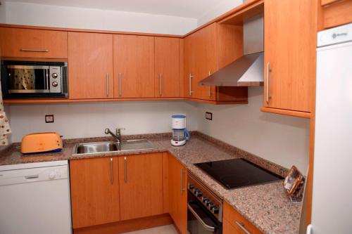 Apartamentos Albir Confort - Avenida - image 14