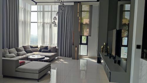 Penthouse In Dua Menjalara