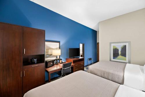 Baymont by Wyndham Big Spring - main image