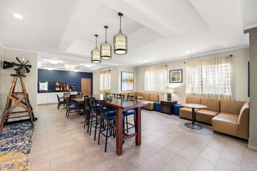 Baymont by Wyndham Big Spring - image 10