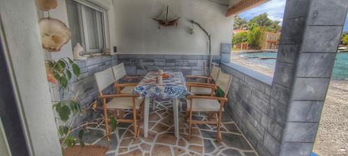 Merabello Beach House in Posidonio