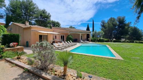 Villa Eléonore - plage à pied vue mer piscine sans vis-à-vis jardin 3600m² - Ted Home