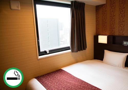 HOTEL.LINKS NAMBAシングルルーム（喫煙）
