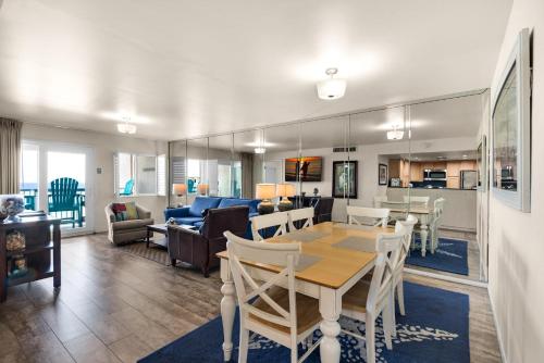 Holiday Surf & Racquet Club 707 by RealJoy - image 9
