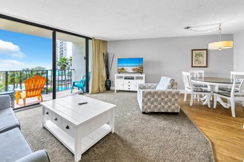 Edgewater Tower 1-305