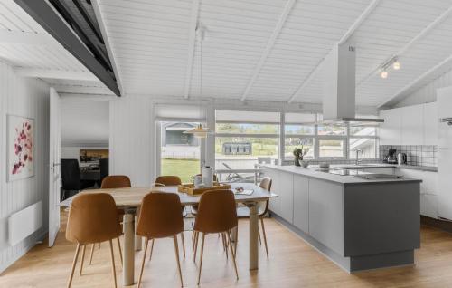 Kitchen, Lovely Home In Hjørring With Sauna in Skallerup