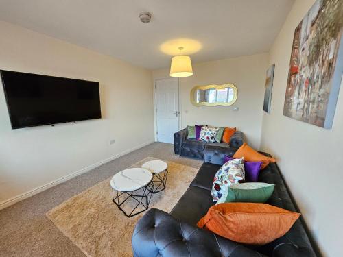 2 Bed Apt 4 beds with Parking - main image