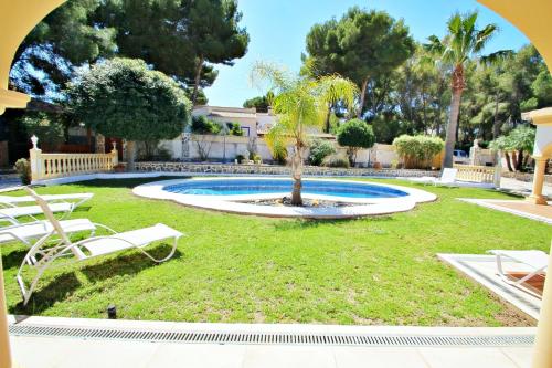 Bahia - spacious family villa with private pool in Moraira - image 4