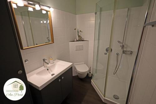 ฝักบัว, Großzügige Wohnung am Comberg-Park (Großzugige Wohnung am Comberg-Park) in เมทท์มันน์