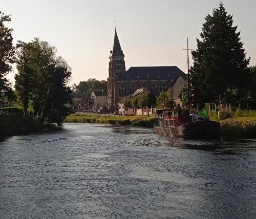 Aux 10 Ponts - Gîte aux abords du fleuve La Somme - La mer à 30 min - La nuit pour 6 voyageurs