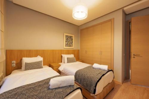 Poolside Apartment's-Green View